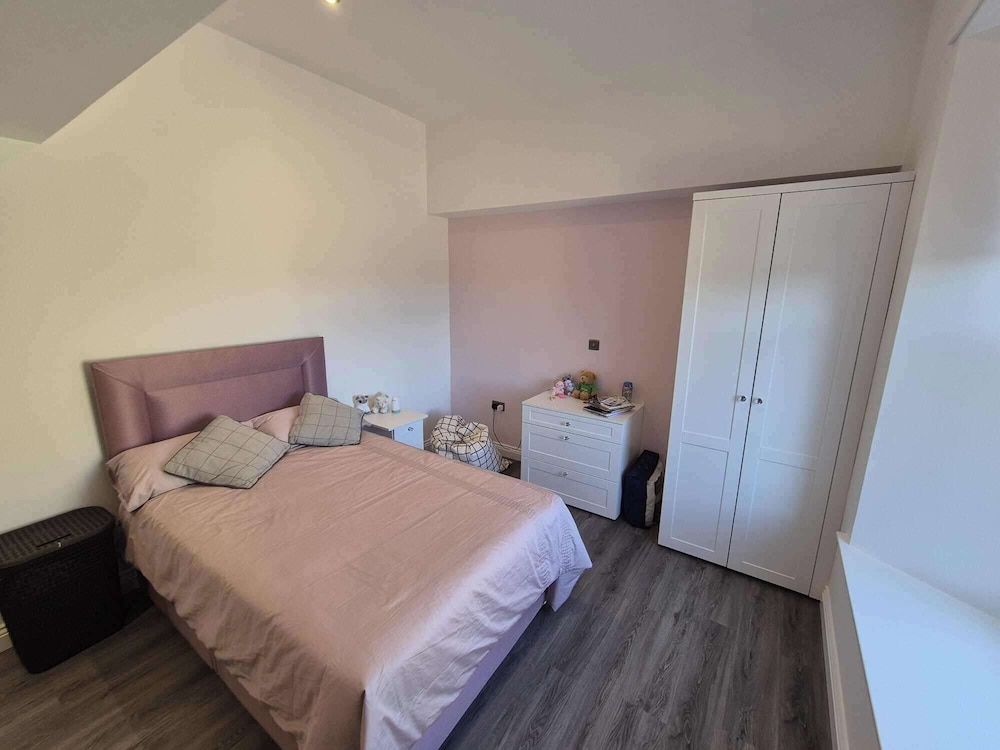 1Br Sheffield Stay - Private, Secure, Free Parking
