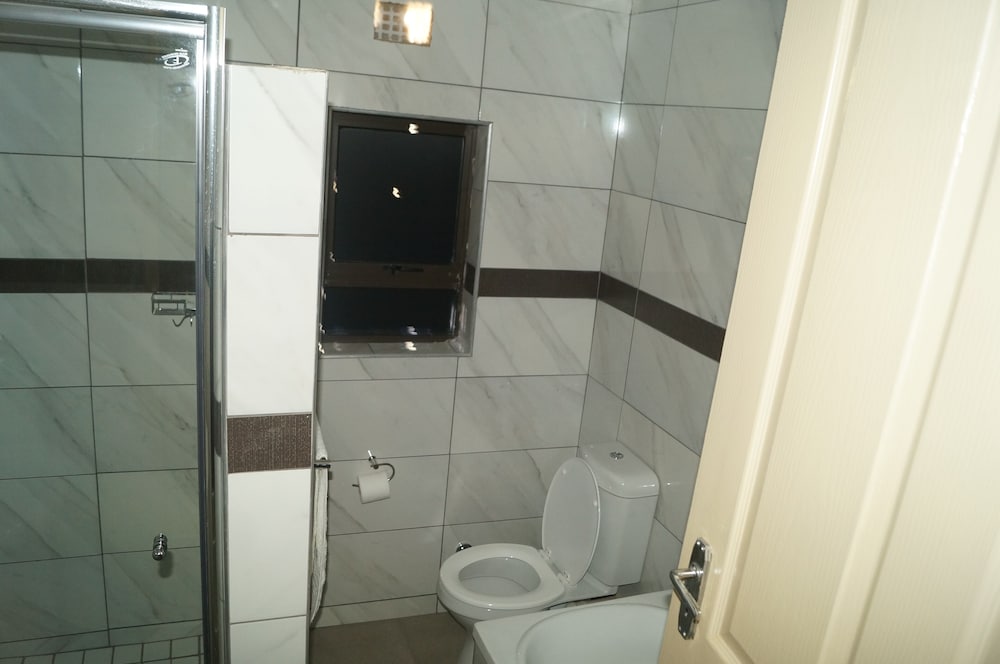 Miraton Eastgate Suites