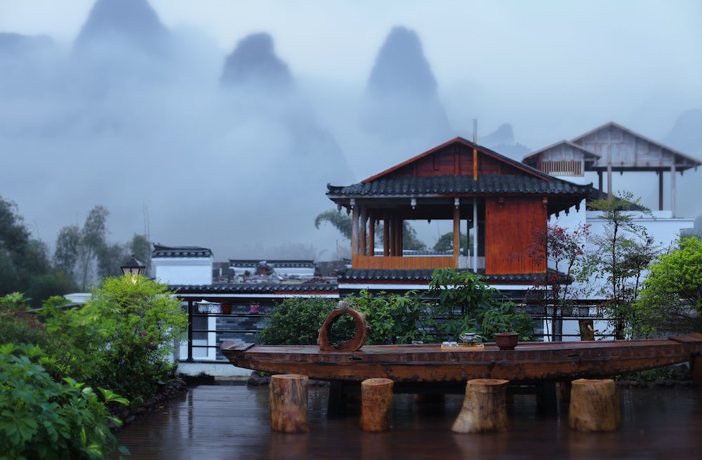 Yangshuo Xingping Island Resort