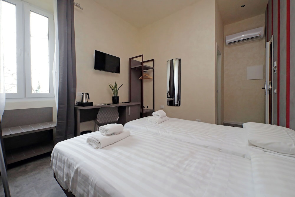 Termini Comfort rooms by Flatinrome