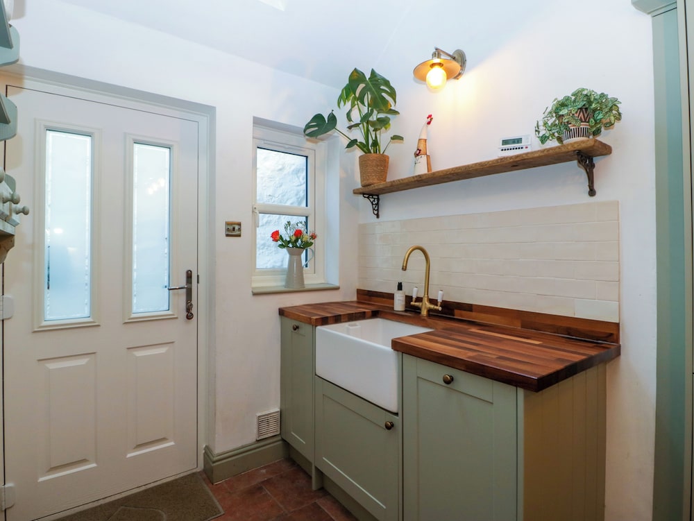 Holly Cottage