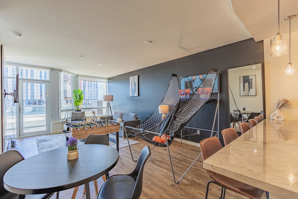 ROVE LIVING/KL - 44 Monroe