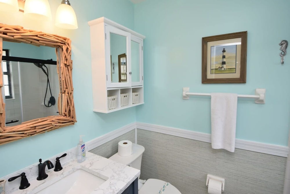 Hidden Oasis Spacious Home With Salt Water Heated Pool Hot Tub Fenced Yard Pets are Welcome