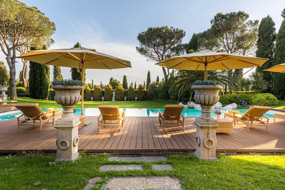Villa Petra in Lucca view 4