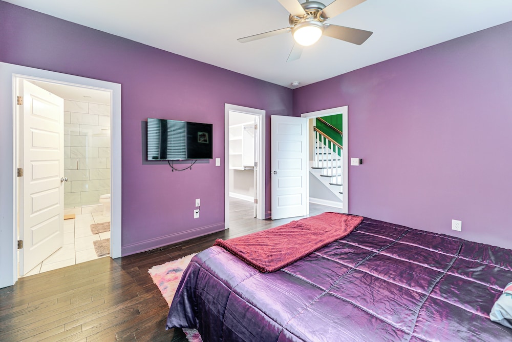 Pet-friendly Abode w/ Balcony in East Nashville!