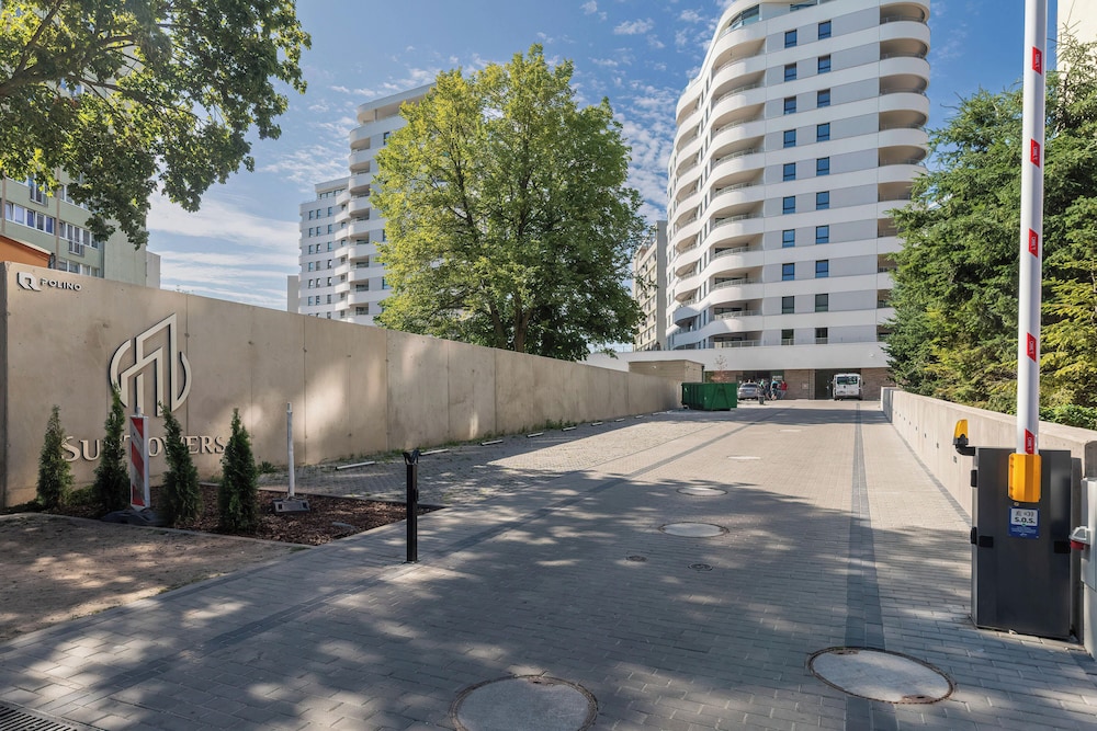 Sun Towers With Parking by Renters