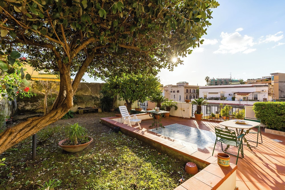Villa Paola - Hidden Panoramic Garden and Terraces by Napoliapartments