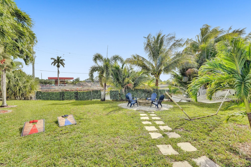Casa Lago Waterfront Home & Pool Near Hard Rock Casino - Image 5
