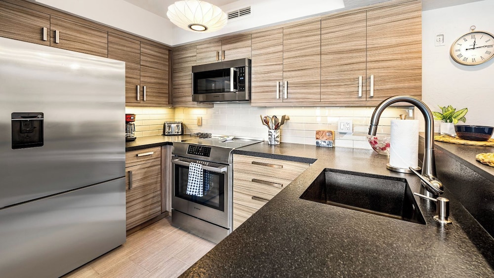 Ocean View - No Stairs! - In Unit Washer/dryer -top Floor- Vrkcv