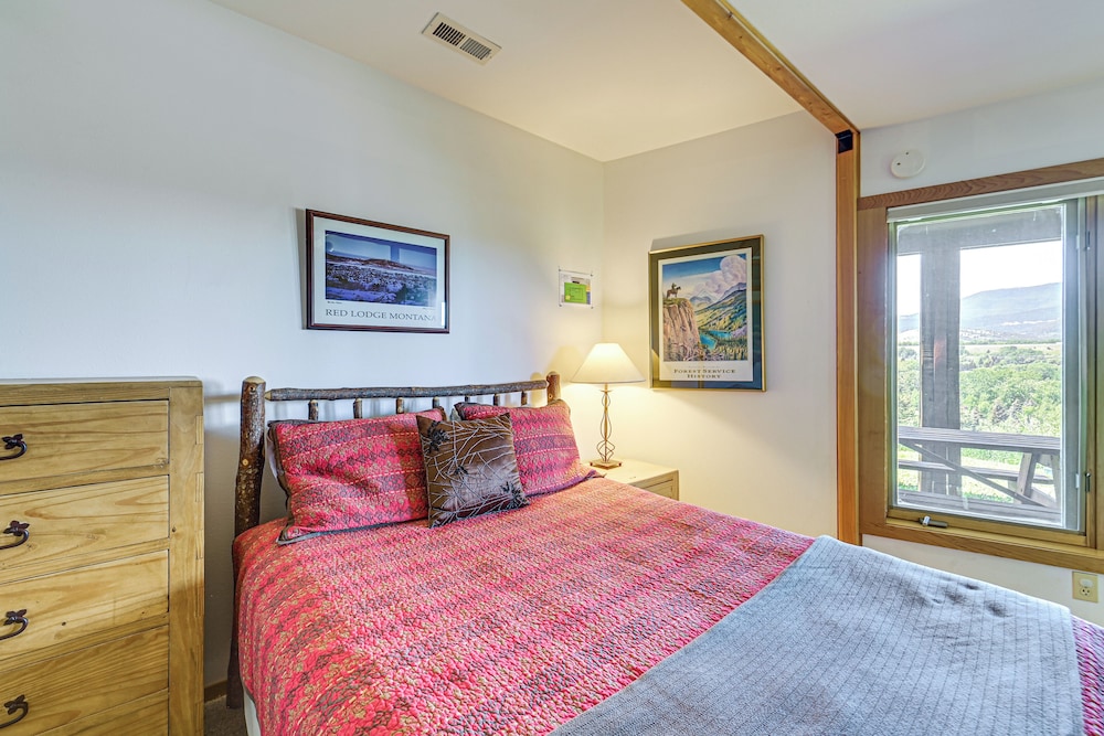 1 Mi to Dtwn Red Lodge: Mtn-view Cabin Getaway