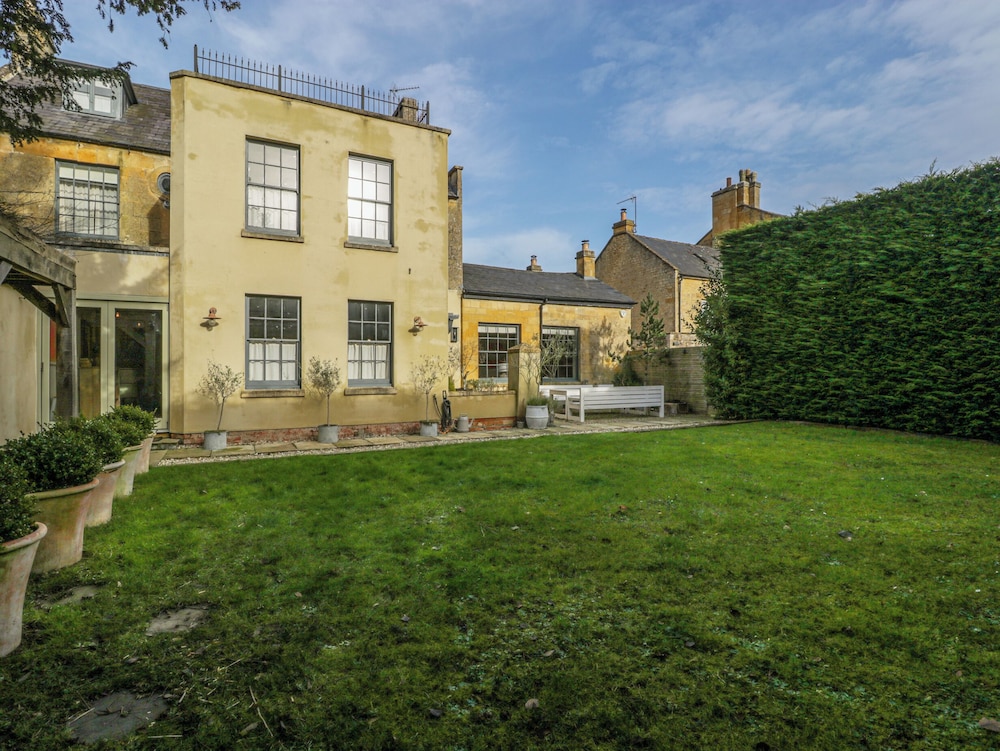Cotswold House