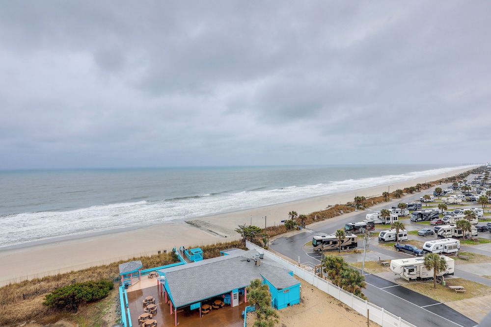Steps to Sand: Condo w/ Pools in Myrtle Beach