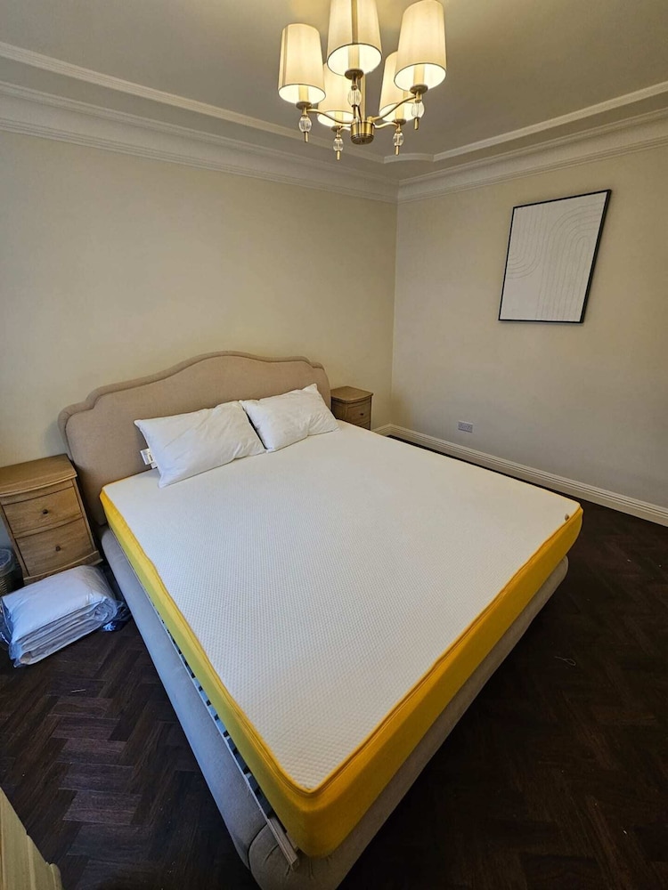 Elegant 3BD Flat Heart of London, Marylebone!
