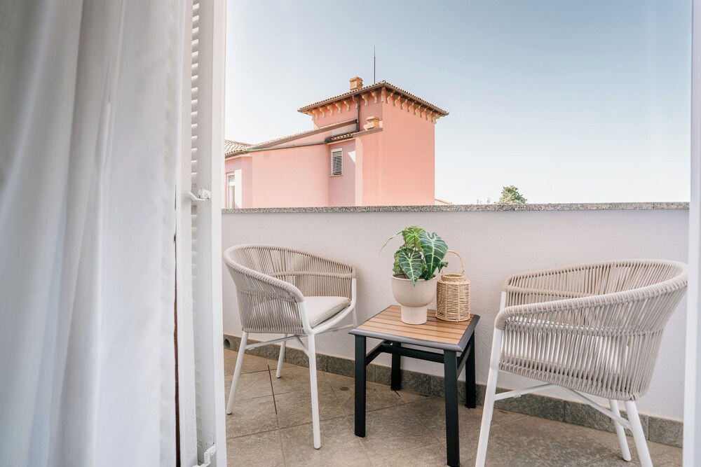 Al Porto Suites