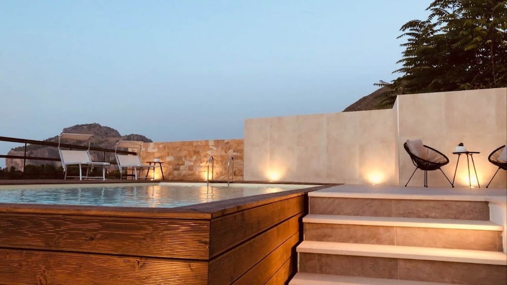 Pater Meus Suites