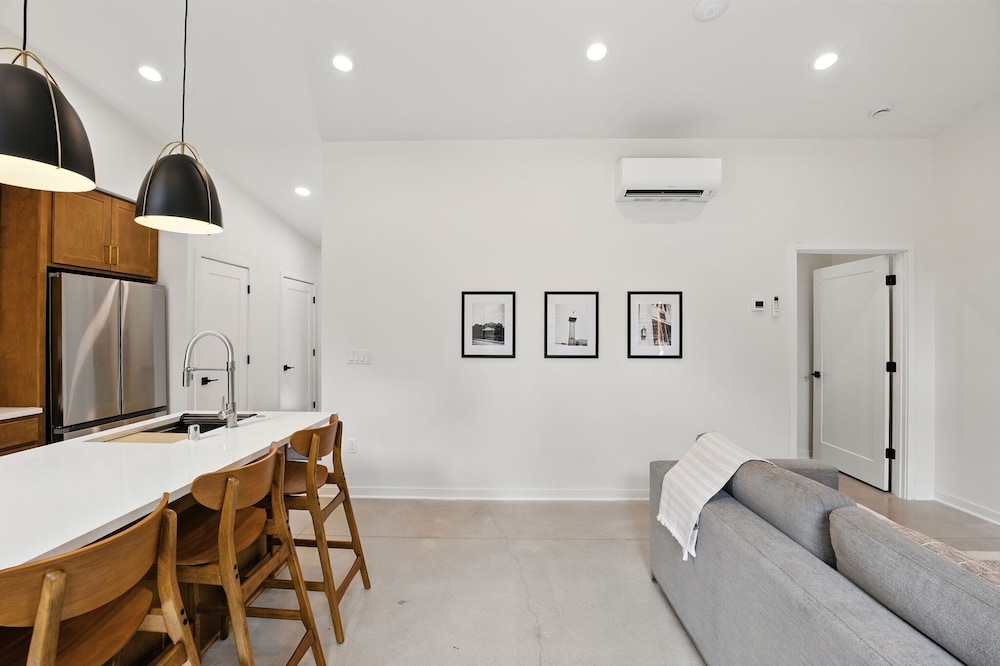 500 House - Unit C 1 Bedroom Townhouse