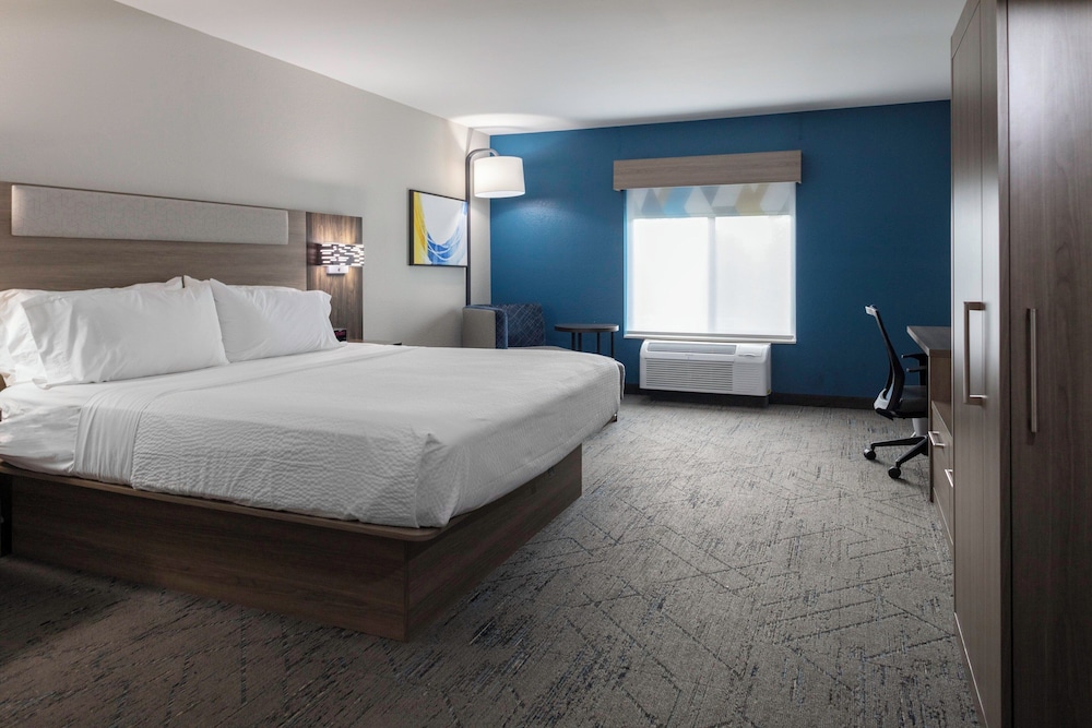 Roanoke Rapids Vacations - Holiday Inn Express  Suites Roanoke Rapids SE, an IHG Hotel - Property Image 39