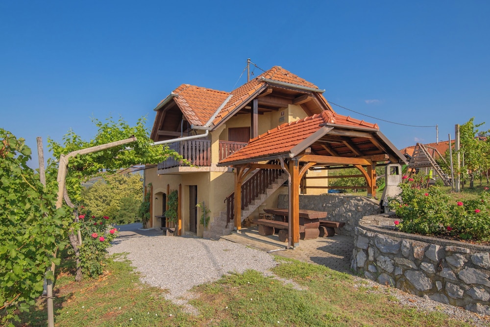 Vineyard Cottage Brodaric