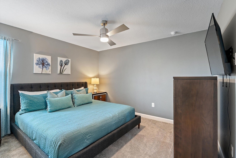 1194 Drop Lane