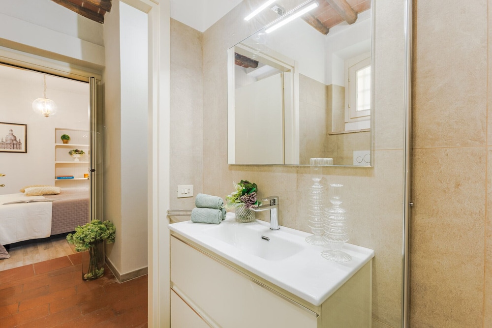 The Hidden Alley Apartment