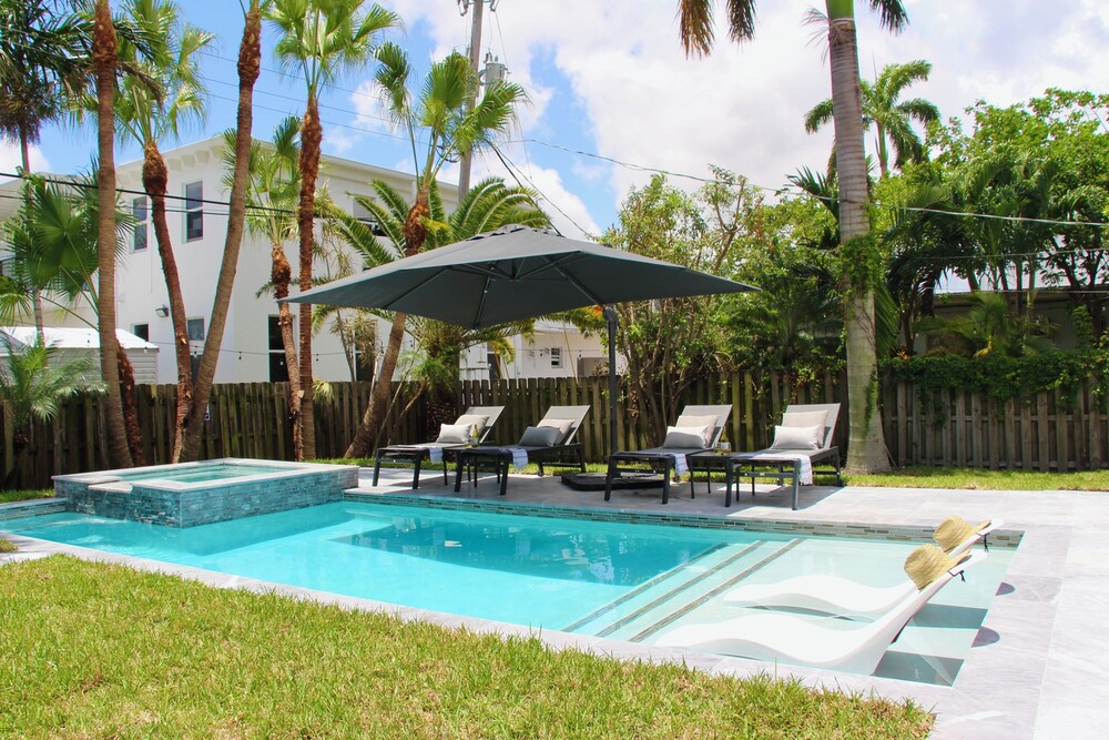 Fox Private Resort-Near Downtown & Beach