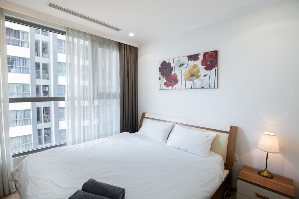 Bom Homestay Vinhomes Times City
