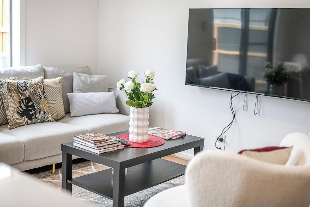StayAU Fresh Modern 5BR Retreat Netflix in Berwick
