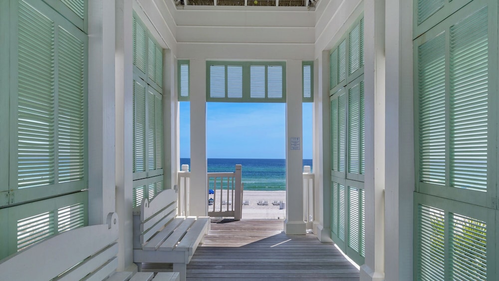 Lakefront Haven in Carillon Beach
