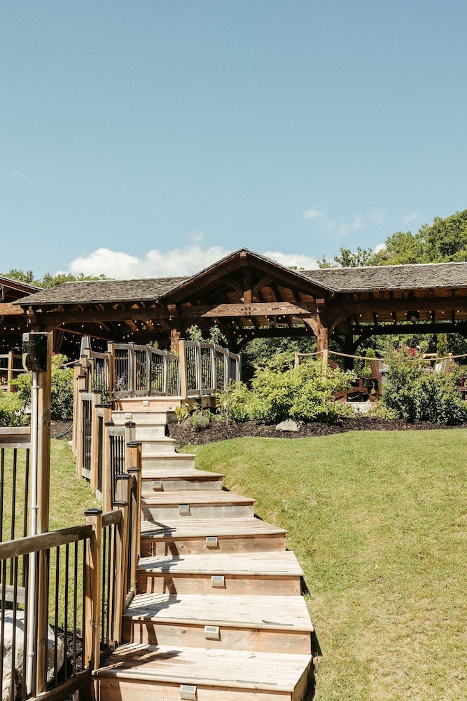 Whispering Springs Wilderness Retreat