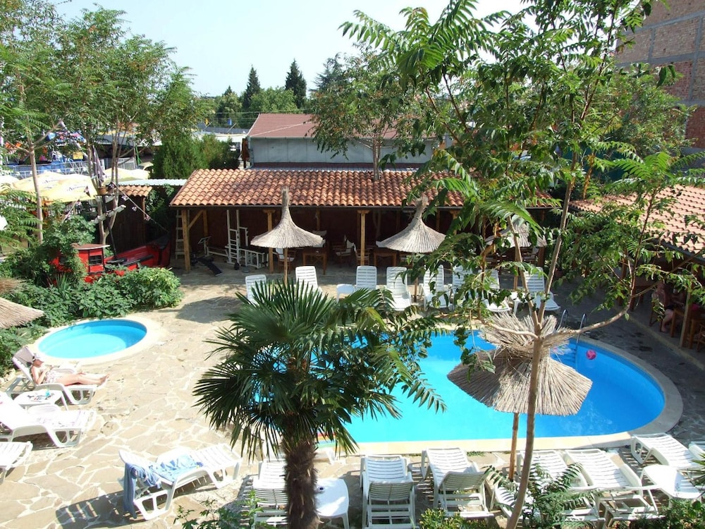 Family hotel Tropicana