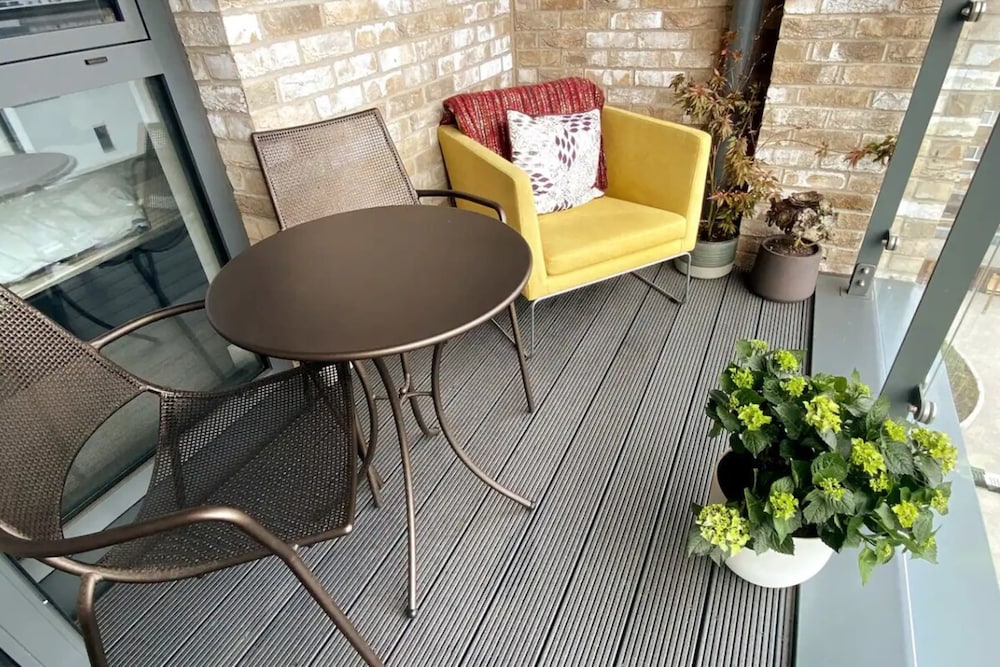Bright & Modern 1BD Flat - Limehouse!