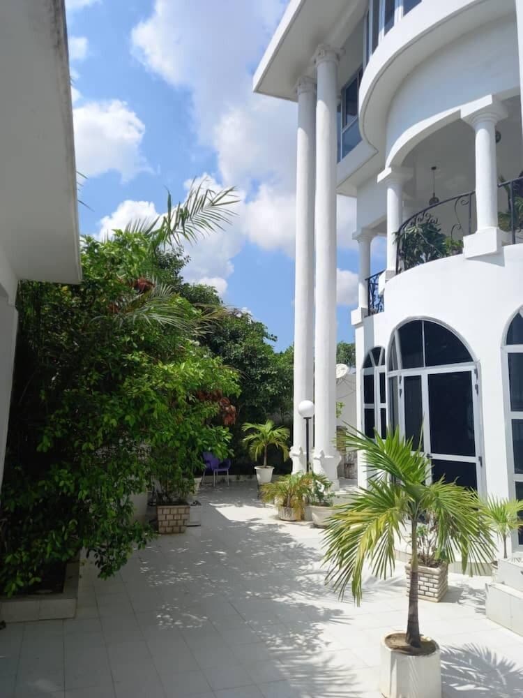 Soleil Levant Residence 2 view 2