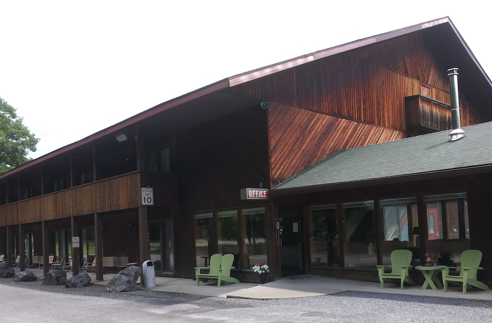 Catskill Mountain Lodge - Property Image 13