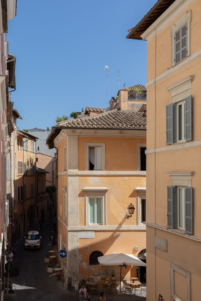 Navona Home
