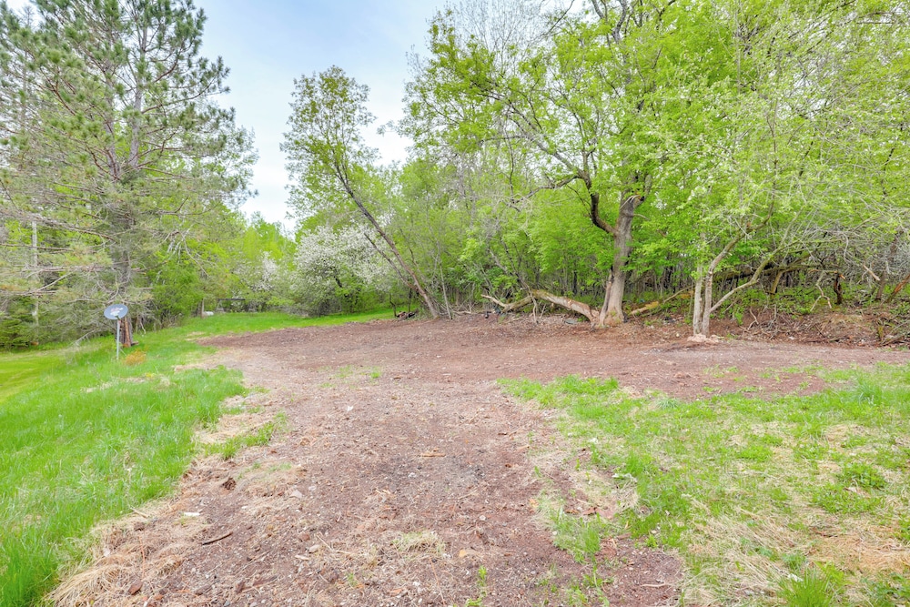4 Mi to Gordon Lake: Cozy Retreat in Glidden!