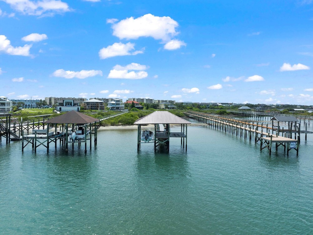 Sparkling Pool Balcony Sunsets Pool Table Dock