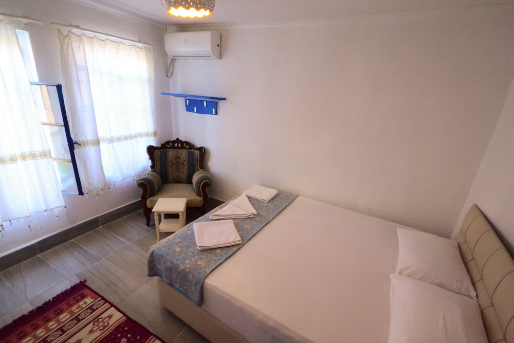 Ayvalik Moda Pansiyon - Image 48