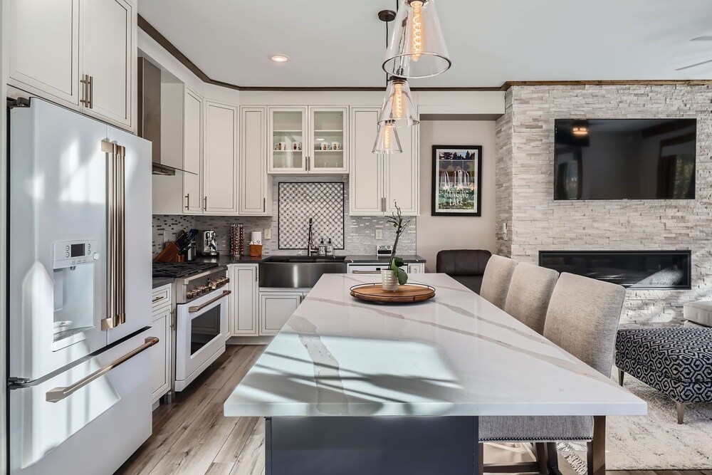 1890 The Seasons 3 Bedroom Townhouse