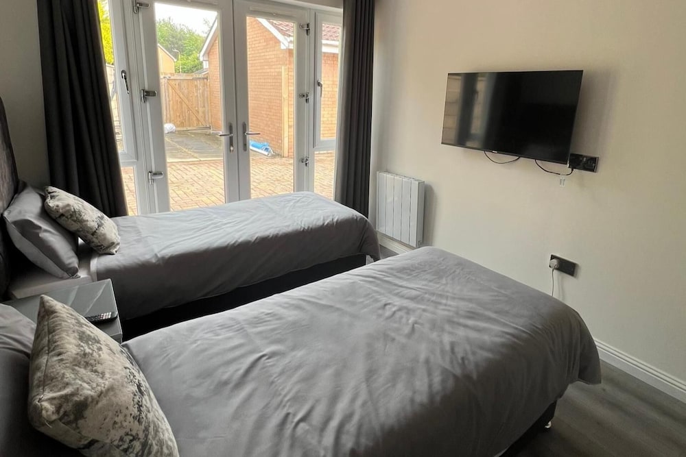 Private 1 Bedroom Apartment - Edinburgh - Sleeps 2