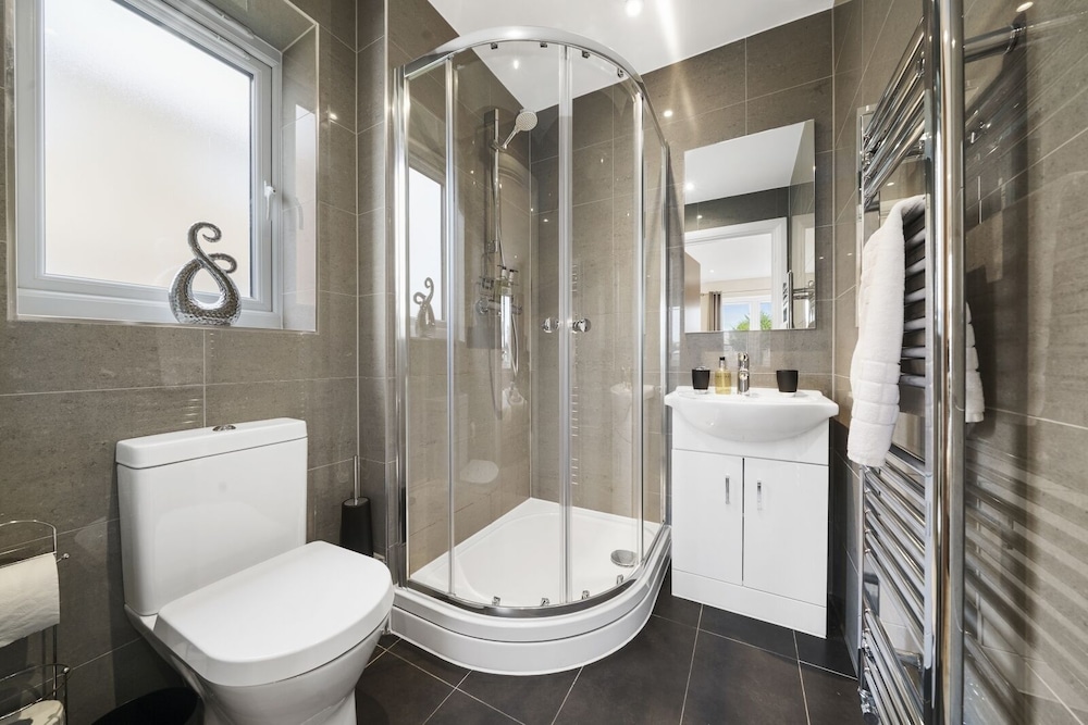 Heathrow Living Serviced Apartments by Ferndale