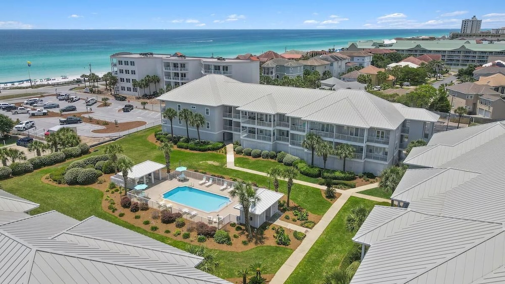 Pavilion Palms 205b
