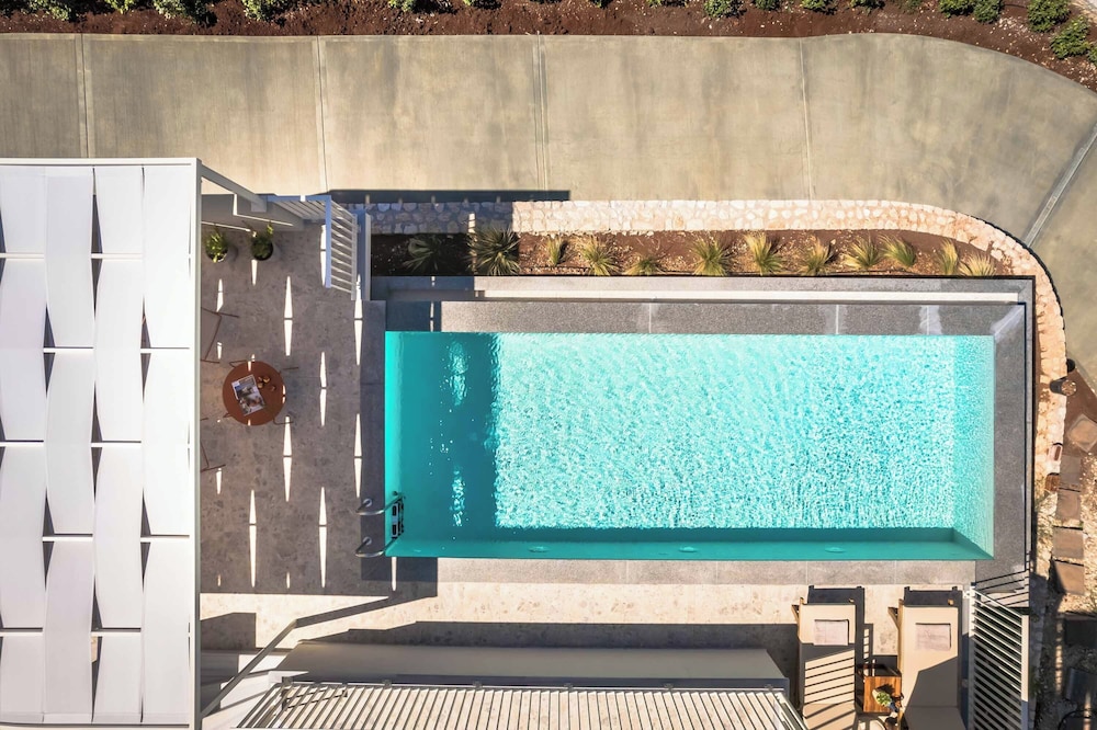Ostria Villa