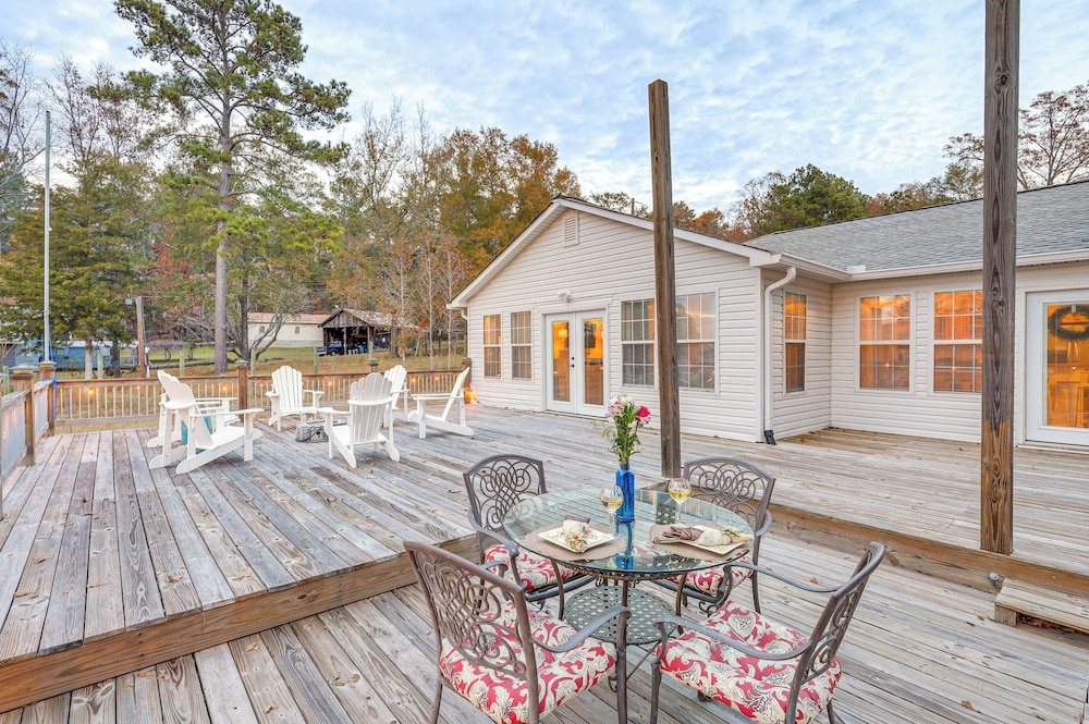 Lake Sinclair: Since Day 1 Family Lake House