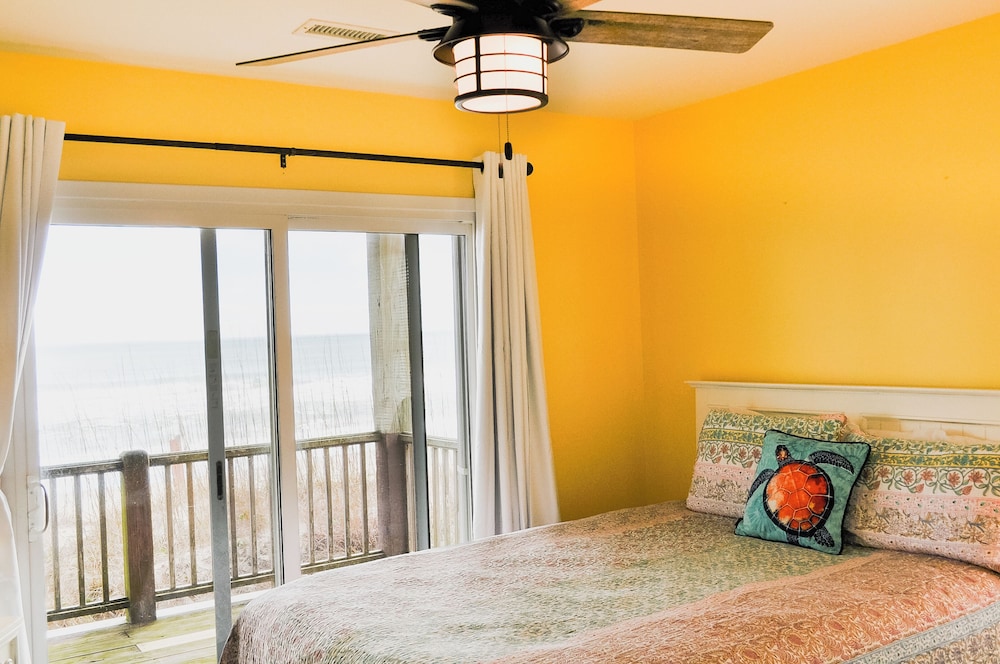 Sunflower Beach House by Topsail Realty
