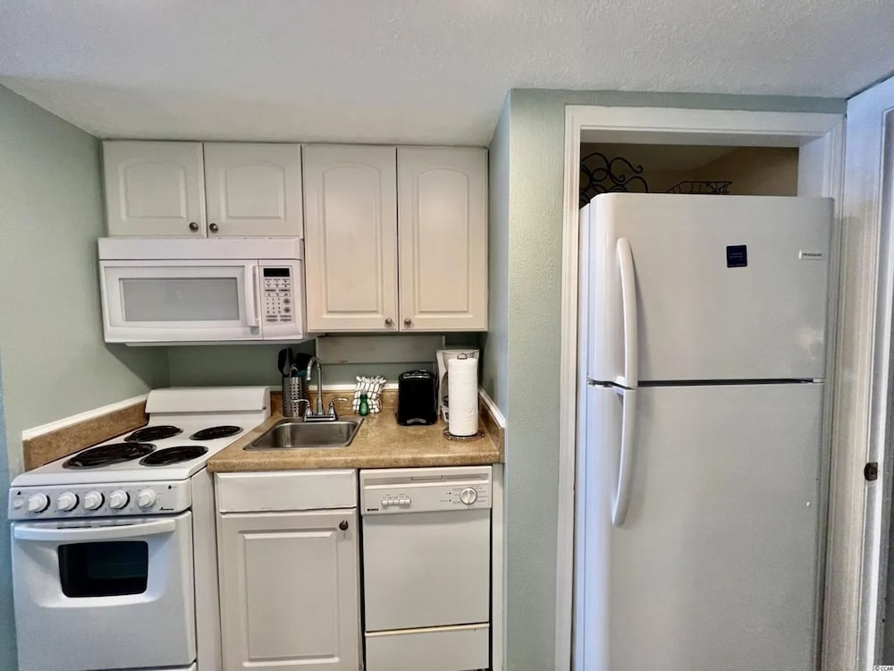 Oceanfront Resort 1BR w Beach View