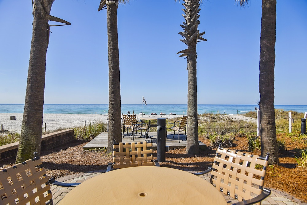 Grand Panama Beach Resort by Book That Condo