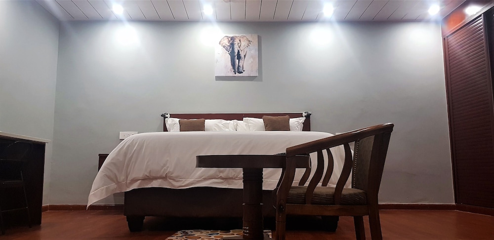 Pelican Lodge and Camping