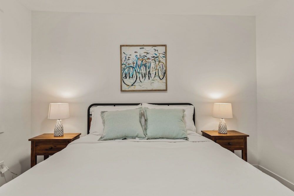 Parkside Escape Oasis in Bellevue fully fenced