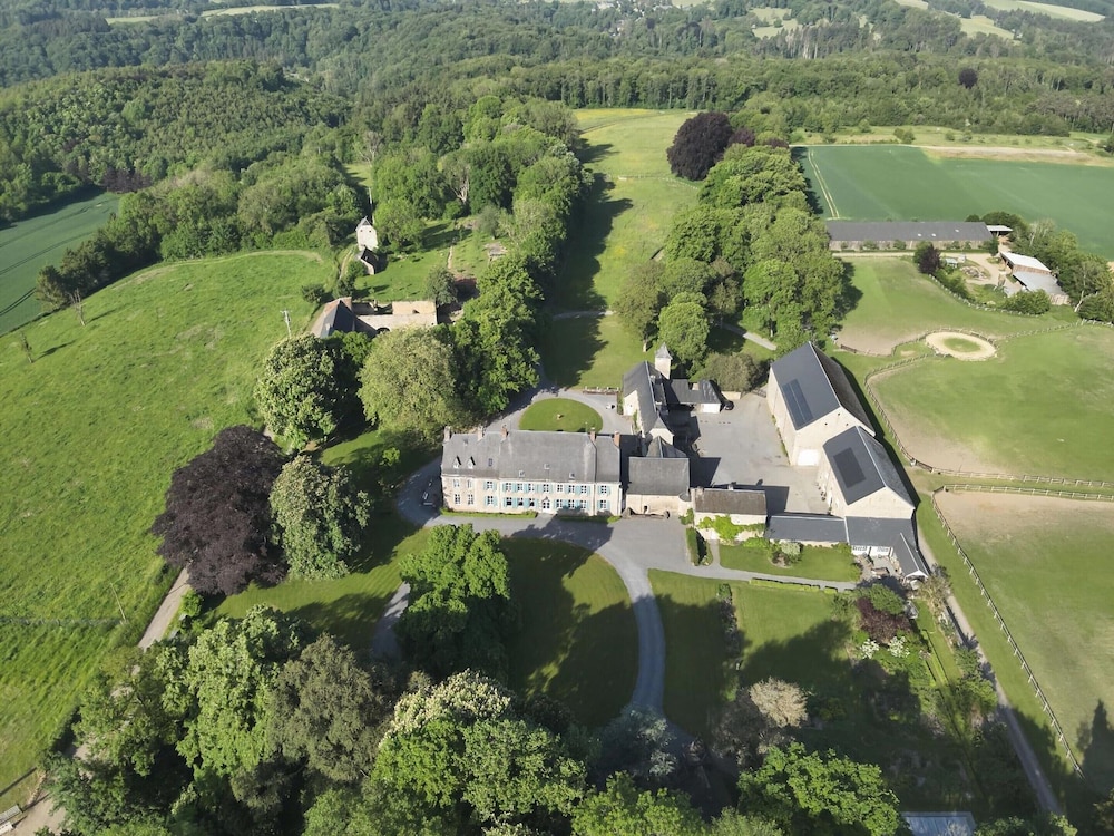 Charming Farmhouse in Ouffet for 7