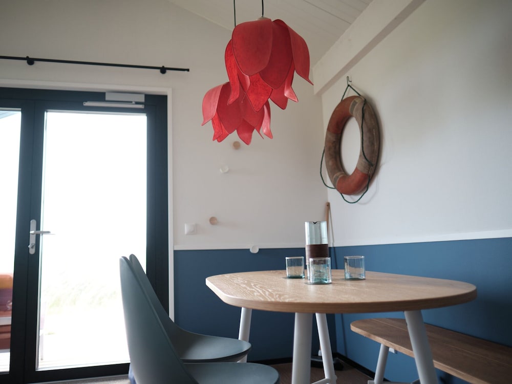 Comfortable Lodge Near sea at 500m view 4